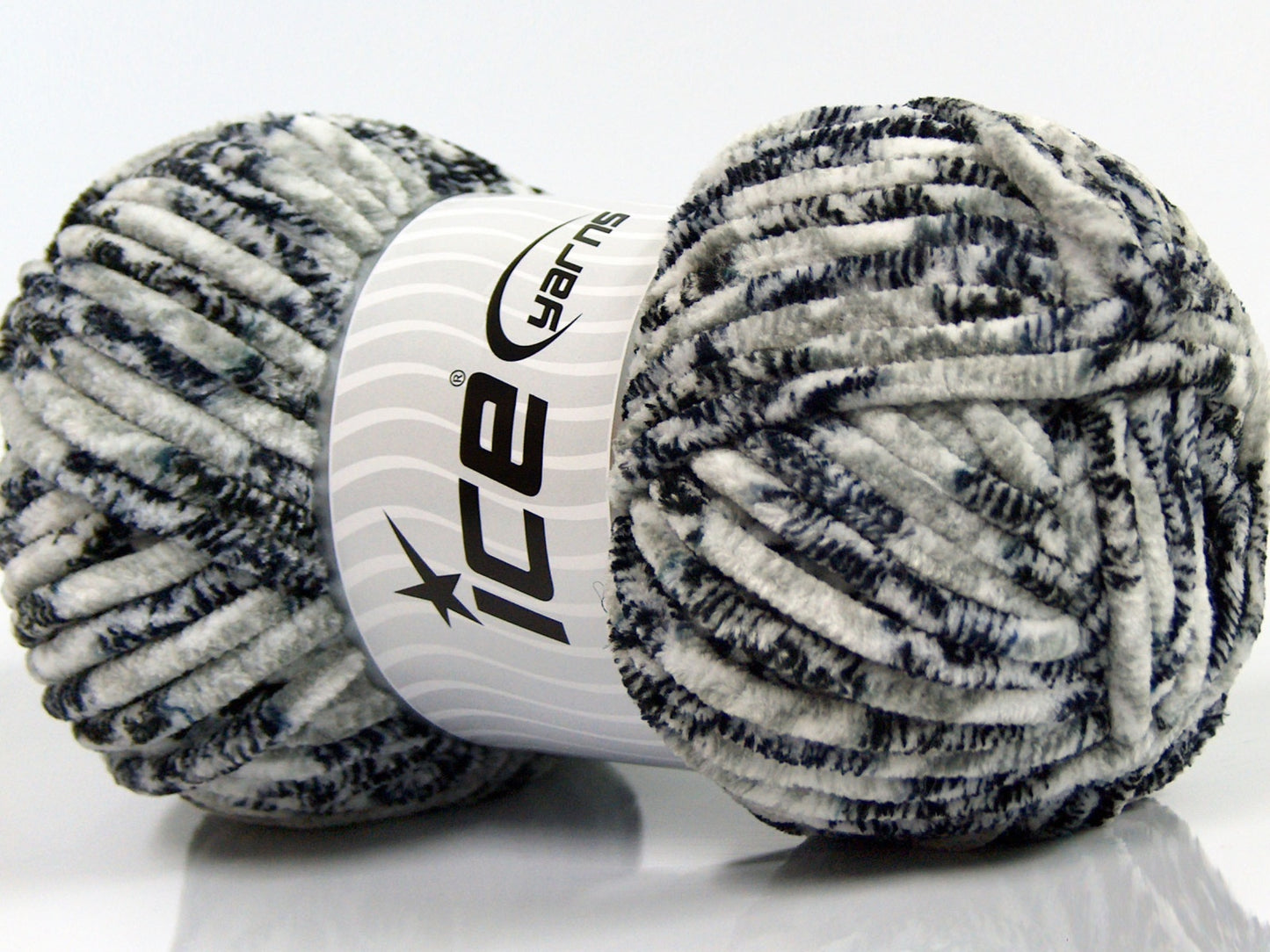 Lot of 4 x 100gr Skeins Ice Yarns CHENILLE BABY SAFARI (100% MicroFiber) Yarn Black Navy Grey Shades