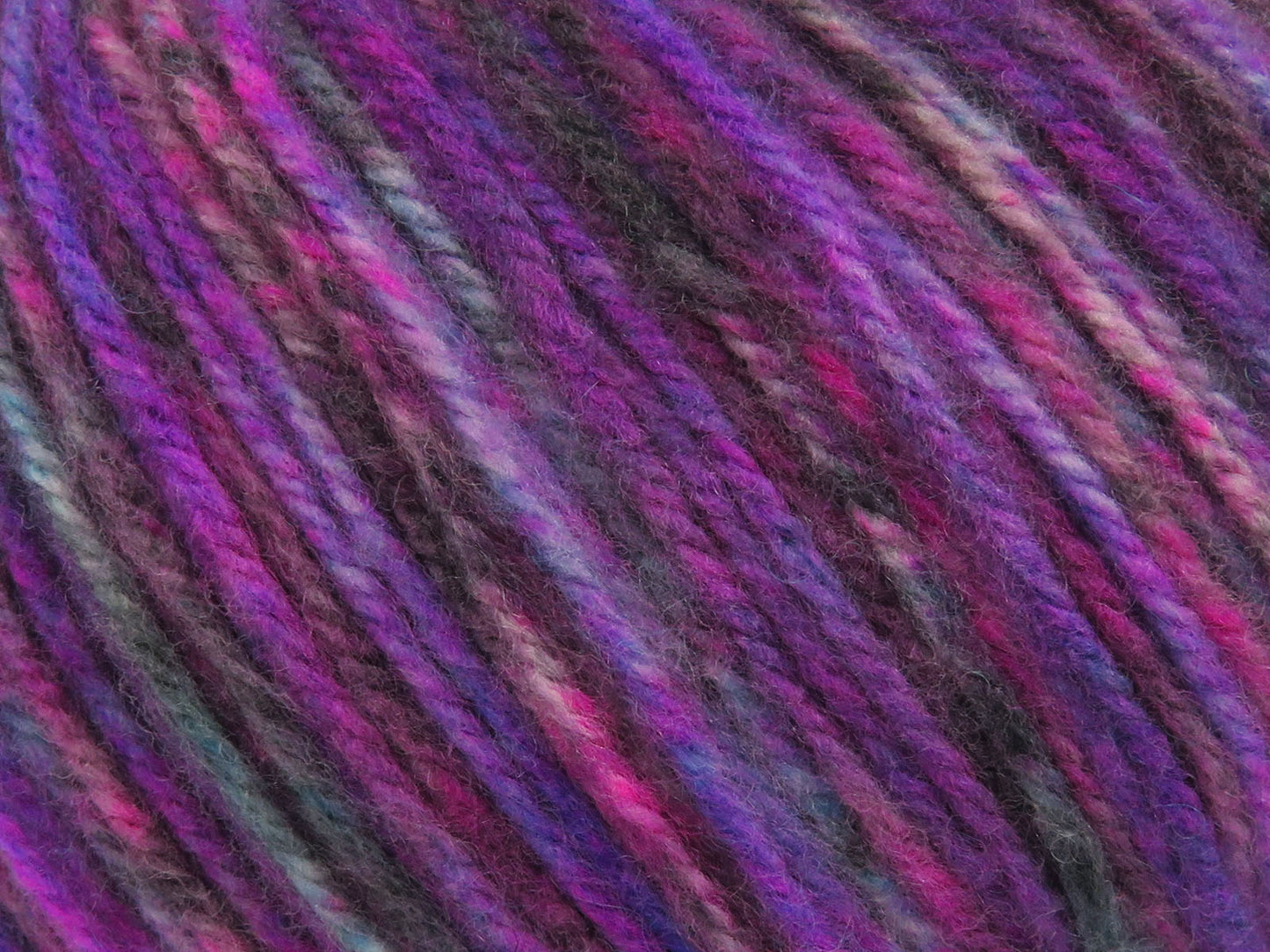 Yün Varicolor Kamgarn