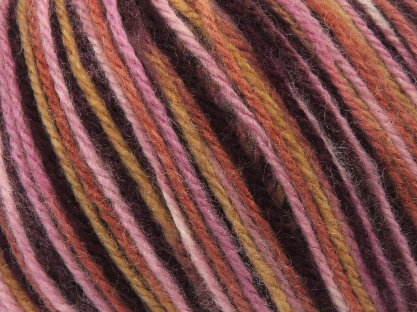 Yün Varicolor Kamgarn