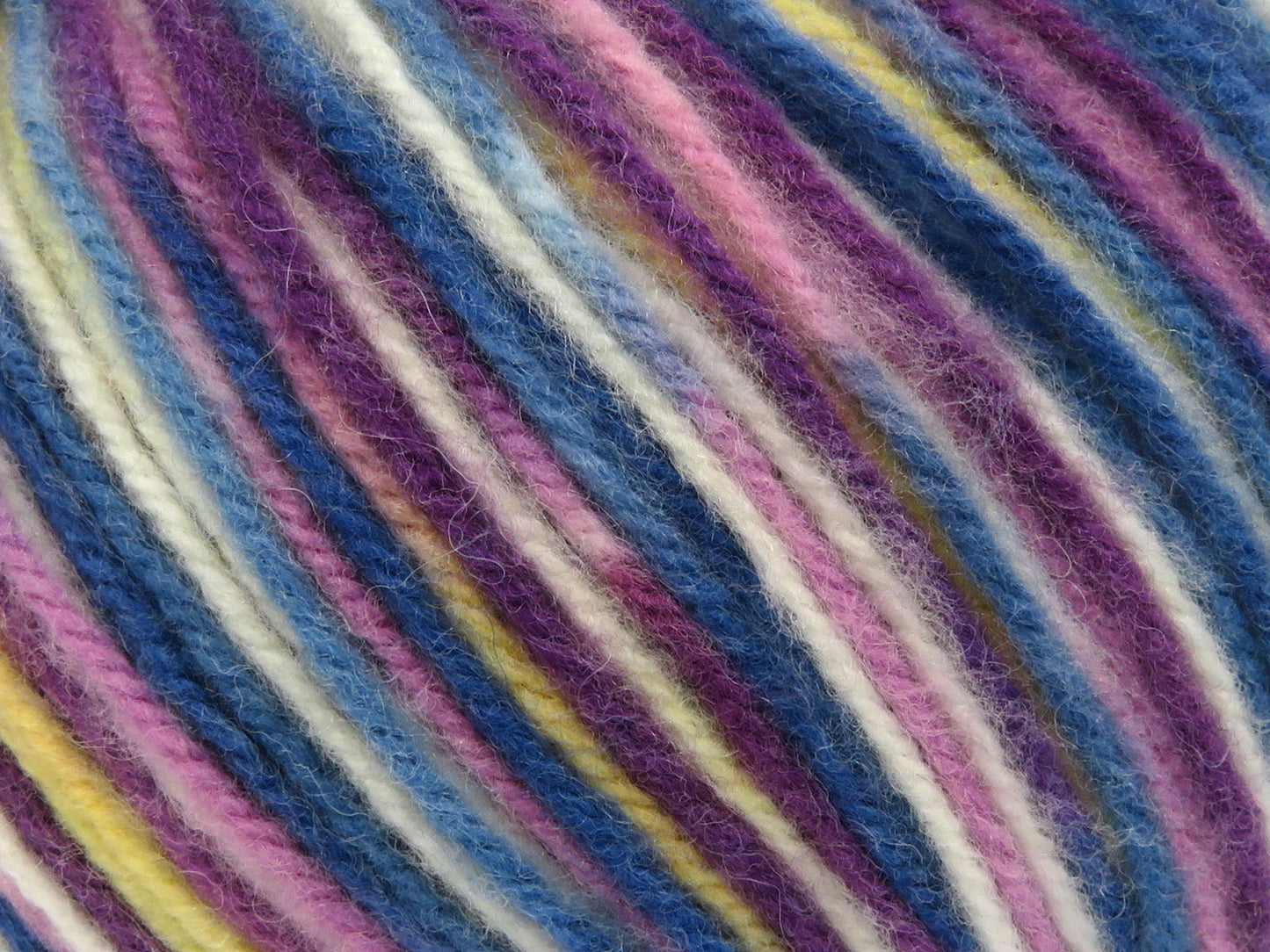 Yün Varicolor Kamgarn