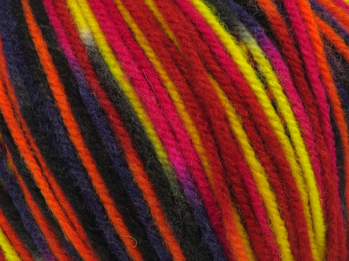 Yün Varicolor Kamgarn