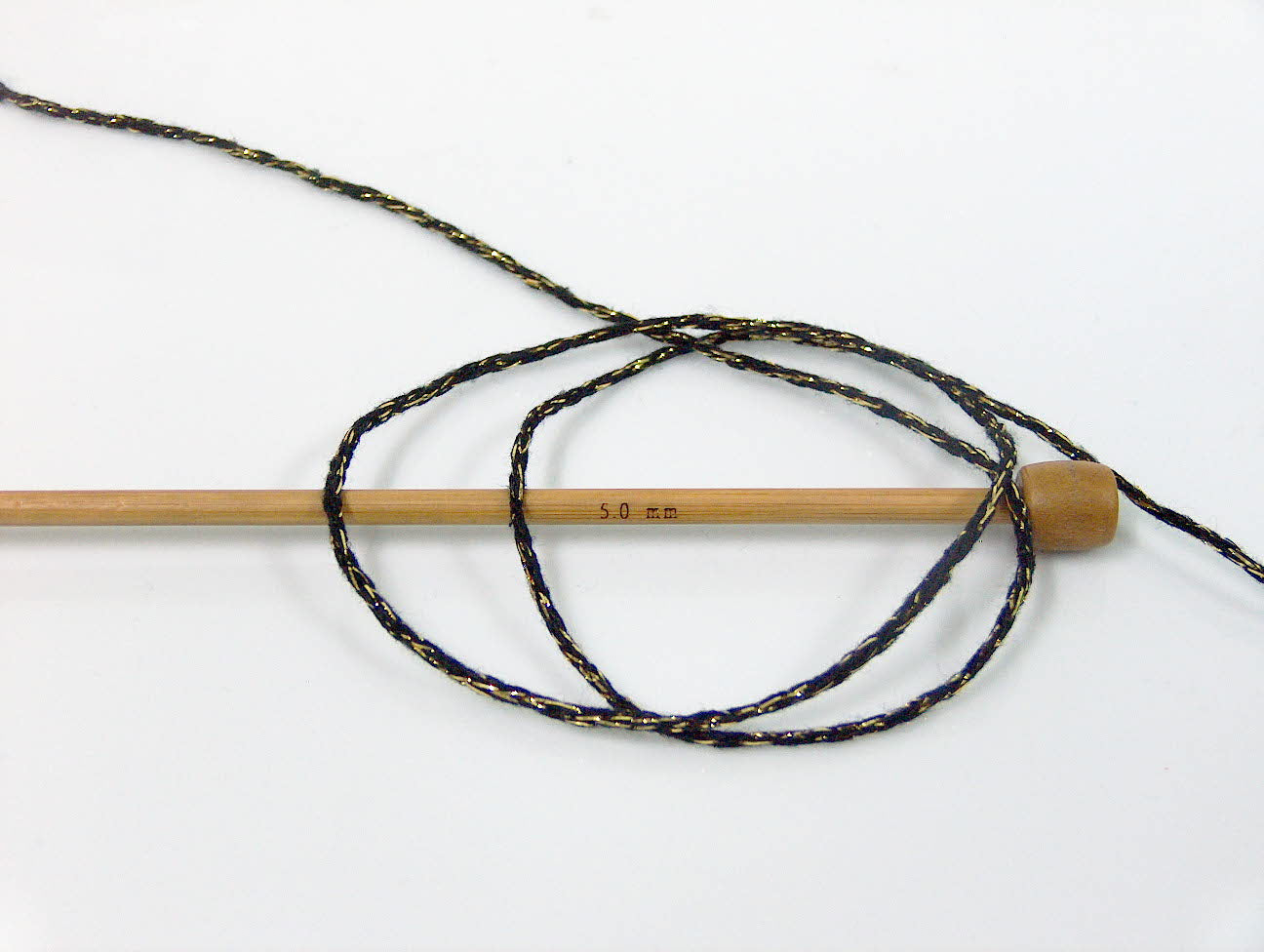 Macrame Cotton Glitz Black, Gold Sku:fnt2-60134