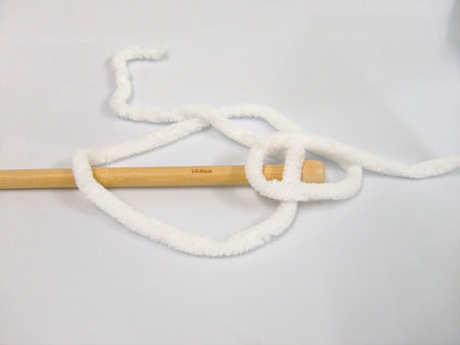 Chenille Superbulky White fnt2-64514