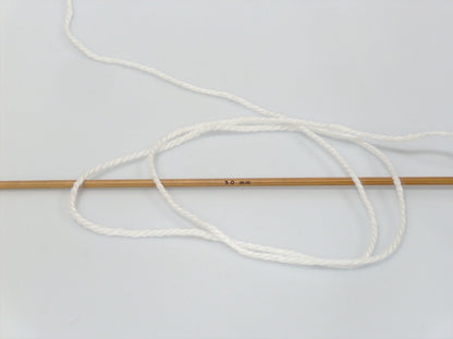 Dora White fnt2-71639