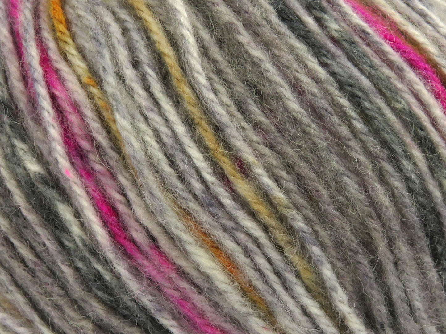 Yün Varicolor Kamgarn