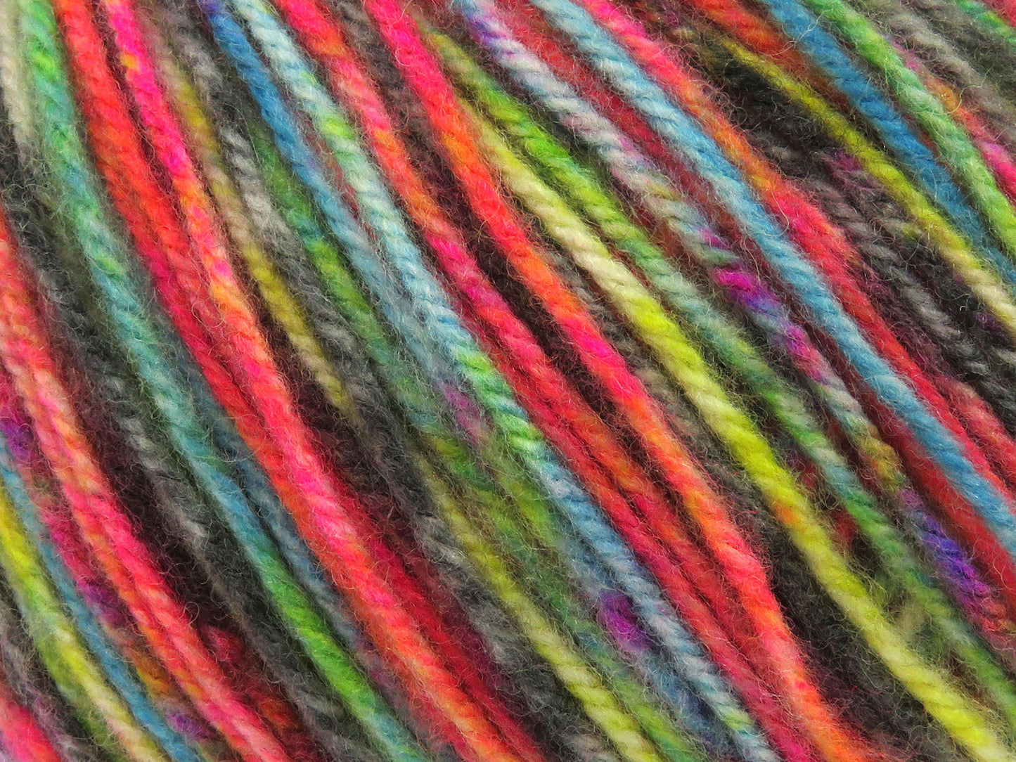 Yün Varicolor Kamgarn