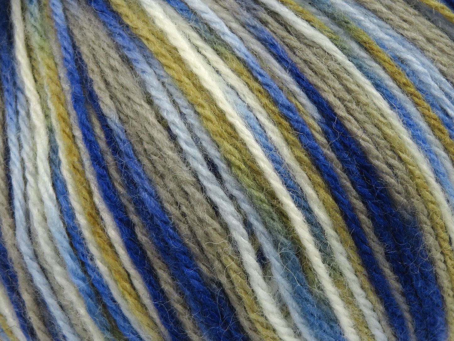Yün Varicolor Kamgarn