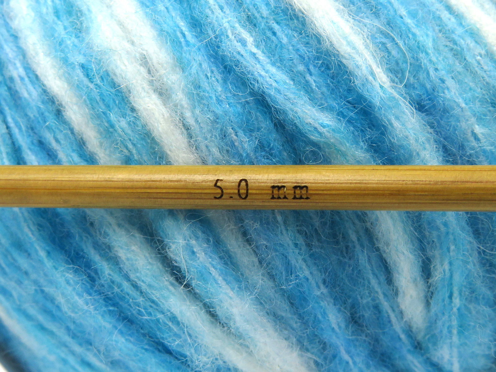 Air Wool Spots Turquoise, White fnt2-83990