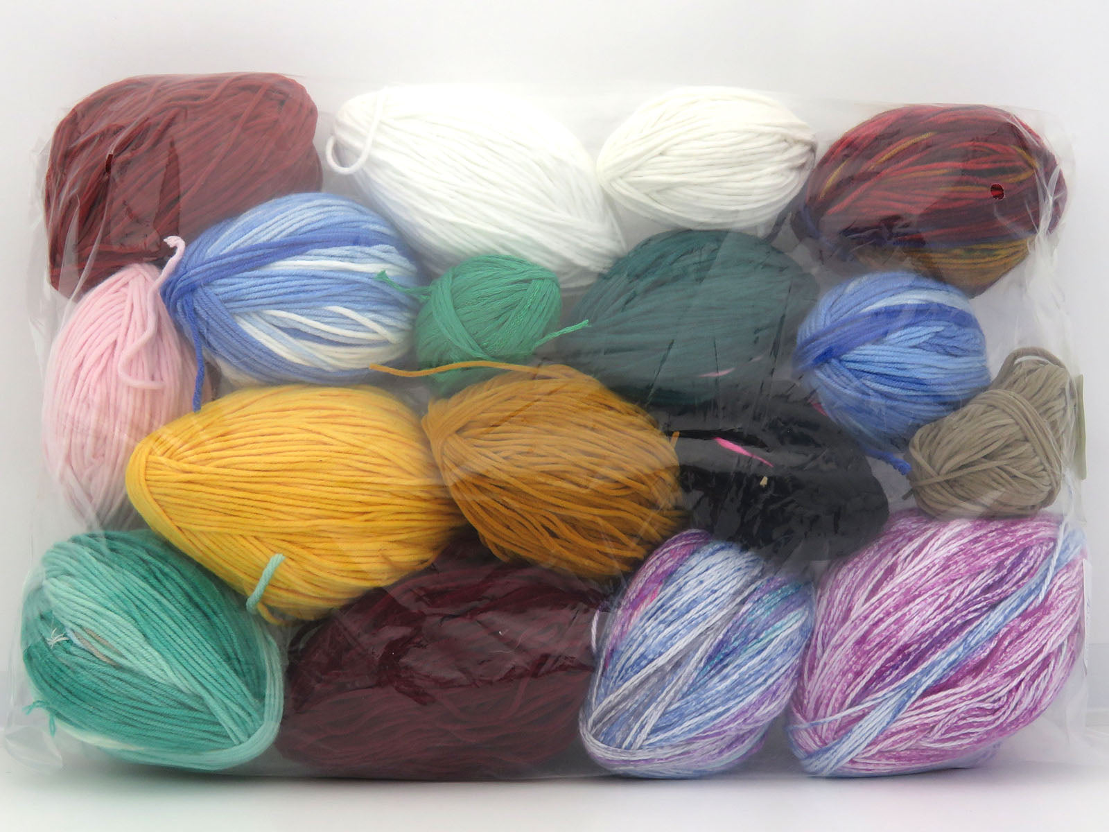 Leftover Yarns Mixed Lot fnt2-84359