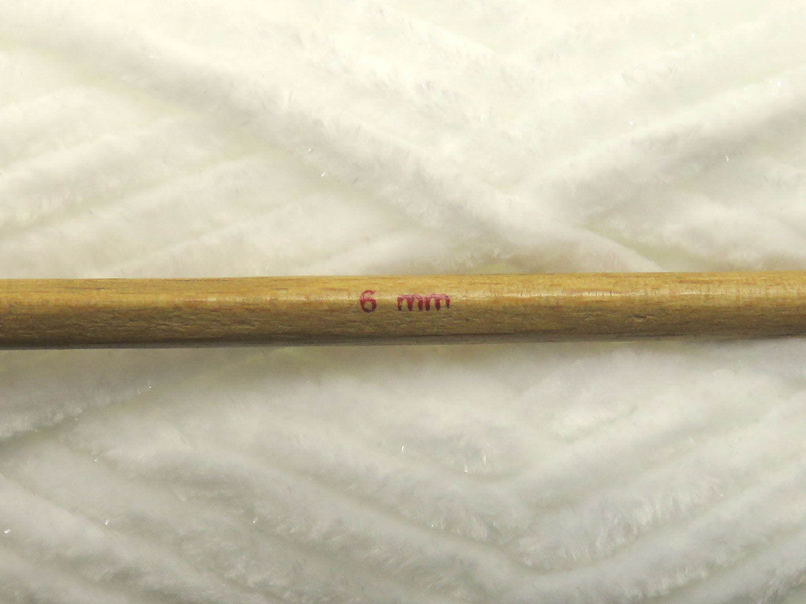 Chenille Baby Glitz White fnt2-84410